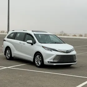 Toyota Sienna 2022