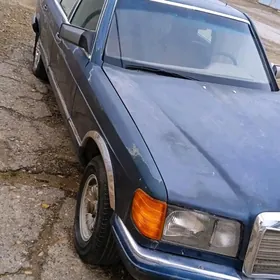 Mercedes-Benz 500SEL 1990