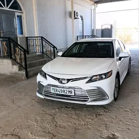 Toyota Camry 2021