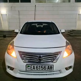 Nissan Versa 2012