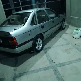 Opel Vectra 1989