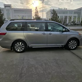 Toyota Sienna 2018