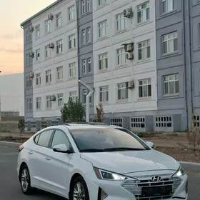 Hyundai Elantra 2020