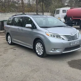 Toyota Sienna 2016