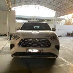 Toyota Highlander 2021
