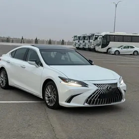 Lexus ES 350 2022