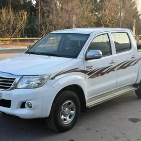 Toyota Hilux 2014