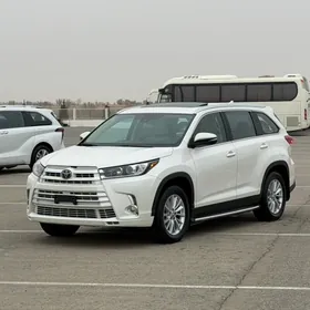 Toyota Highlander 2019
