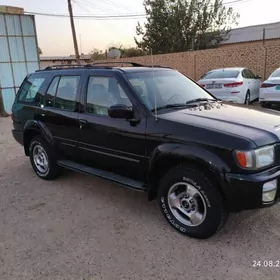 Infiniti QX4 1997