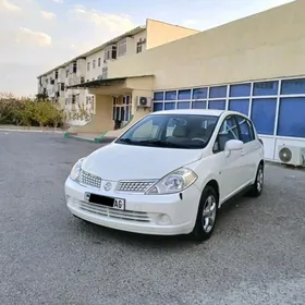 Nissan Tiida 2006