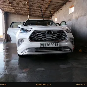 Toyota Highlander 2021