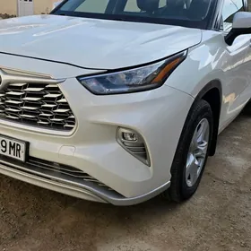 Toyota Highlander 2020