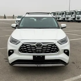 Toyota Highlander 2021