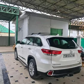 Toyota Highlander 2018