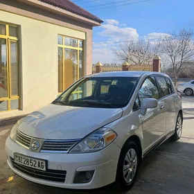 Nissan Versa 2011