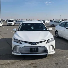 Toyota Camry 2021
