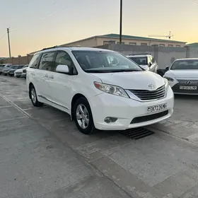 Toyota Sienna 2013