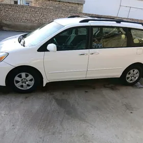 Toyota Sienna 2005