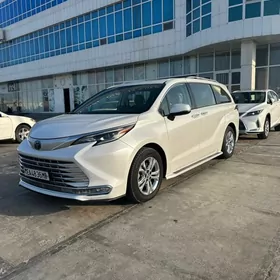 Toyota Sienna 2022