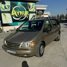 Toyota Sienna 2000