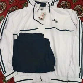 Спортивный костюм