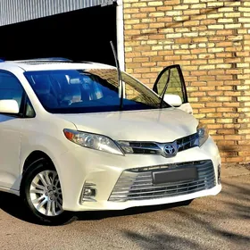 Toyota Sienna 2017