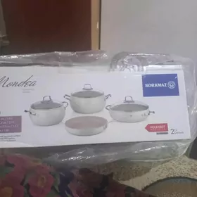 Набор кастрюле