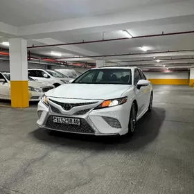 Toyota Camry 2020