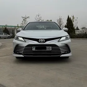 Toyota Camry 2022