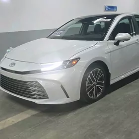 Toyota Camry 2025
