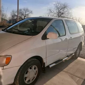 Toyota Sienna 1999