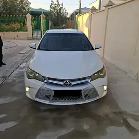Toyota Camry 2017