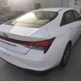 Hyundai Elantra 2021