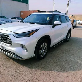 Toyota Highlander 2022