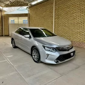 Toyota Camry 2015