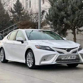 Toyota Camry 2021