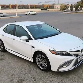 Toyota Camry 2021