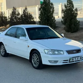 Toyota Camry 2000