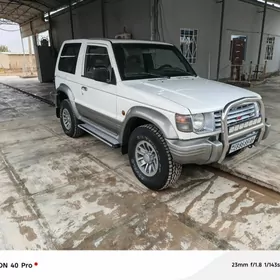Mitsubishi Pajero 1998
