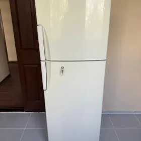 Холодильник HITACHI