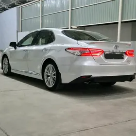 Toyota Camry 2020