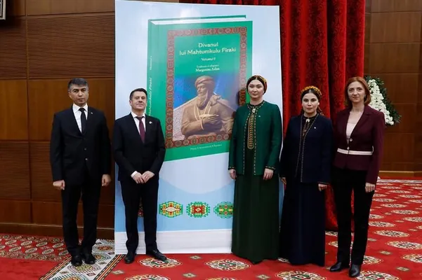 Magtymguly Pyragynyň goşgular ýygyndysy rumyn dilinde neşir edildi