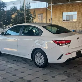Kia Rio 2021