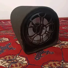 Subwoofer uslitel bass