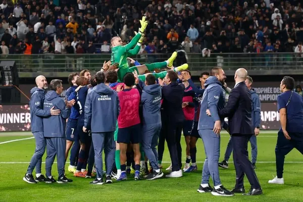 ПСЖ избежал поражения на 90+5 минуте и выиграл Суперкубок Франции в серии пенальти