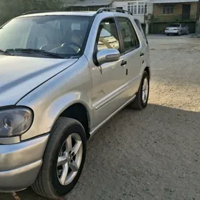 Mercedes-Benz ML350 2002