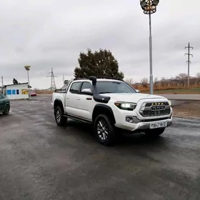 Toyota Tacoma 2018