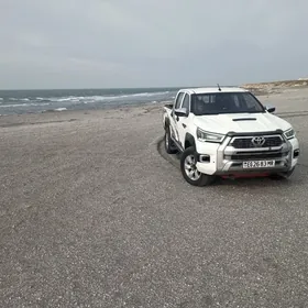 Toyota Hilux 2021