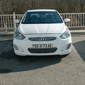 Hyundai Accent 2013