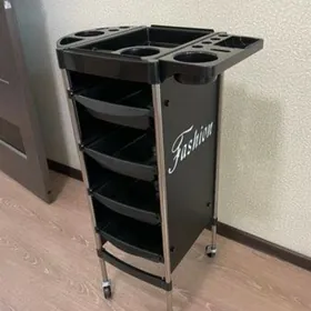 помощник парикмахера